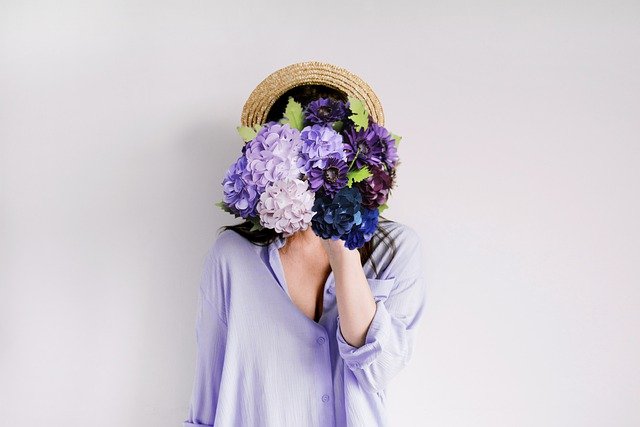紫の花束 パープル 麦わら帽子